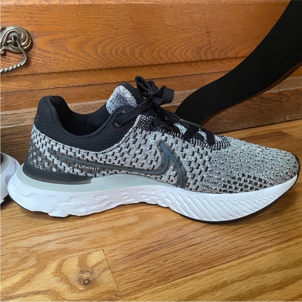 Women’s Nike Air React Infinity Flyknit
